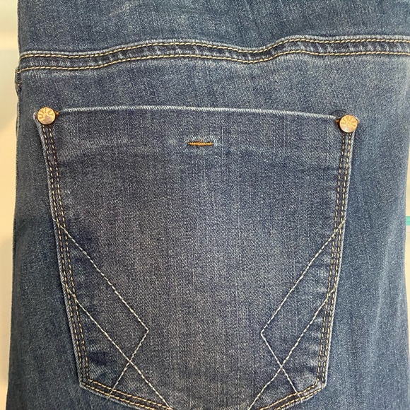 revfry Denim - Gently used midrise straight Jean
